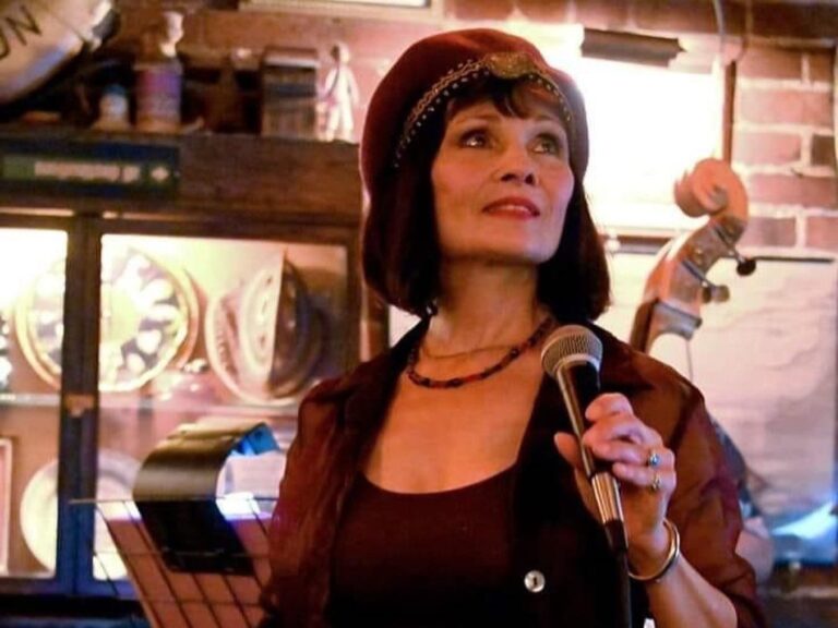 Valeriana Q & The Swinging Gatos