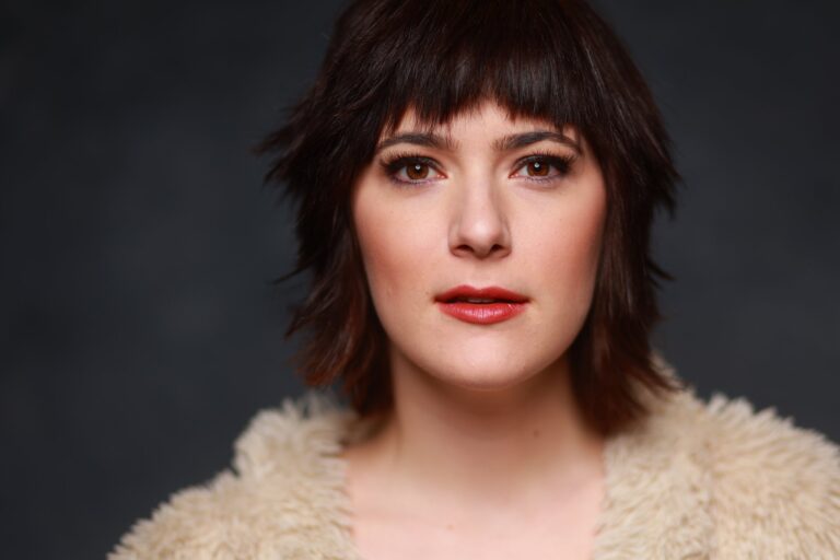 Sara Niemietz and her band